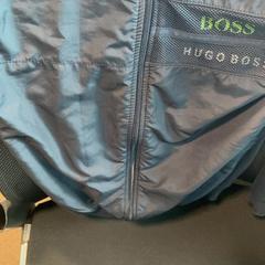 Chaqueta Zwart, ha sido reportado por Burgers' Zoo con iLost