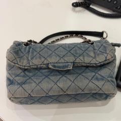 حقائب حمل وحقائب اليد، كما تم الإبلاغ عنه بواسطة Pathé de Kuip عبر iLost