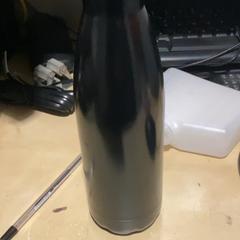 Botella Black, Metal cap, ha sido reportado por MEININGER Hotel Salzburg City Center con iLost