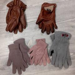 Guantes, ha sido reportado por Qbuzz servicepunt  Emmen con iLost