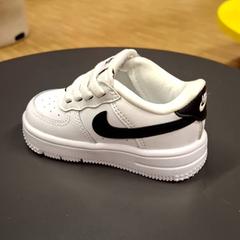 赤ちゃんの靴 がiLostで IKEA Nice Saint Isidore によって報告されました