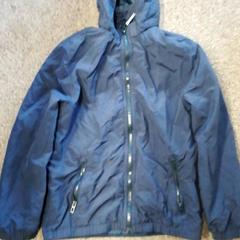 Veste Donkerblauw, a été signalé par Burgers' Zoo utilisant iLost