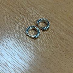 Brincos eari, como reportado por Sheraton Brussels Airport Hotel utilizando o iLost