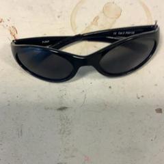 İLost kullanarak Artis tarafından bildirildiği gibi Güneş gözlüğü