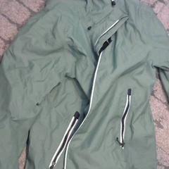 Kleding, zoals gemeld door Agence Azalys met iLost