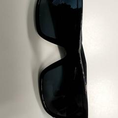 Sluneční brýle, jak nahlášeno Regio West-Vlaanderen pomocí iLost