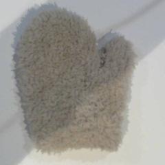 Luva infantil, segundo informou Relais Azalys usando iLost