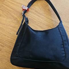 Taška, jak nahlášeno GVB pomocí iLost