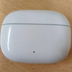 Headphone case Wit, as reported by Qbuzz GD Groningen Peizerweg using iLost