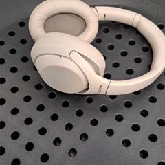 Cuffia Sony, come riportato da Arriva Infoshop Enschede utilizzando iLost