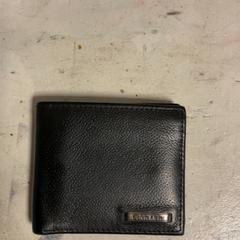 Pénztárcák Gupta, amint azt Artis az iLost segítségével jelentette.