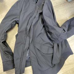 Casaco, como reportado por EBS OV Poeldijk utilizando o iLost