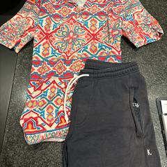 Byxor & Blus blauw, rood, oranje, rapporterat av Van der Valk Spier-Dwingeloo med iLost