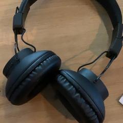 Auriculares, segundo informou MEININGER Hotel Köln West usando iLost