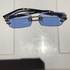 Sunglasses Blue black, as reported by MEININGER Hotel Amsterdam City West using iLost