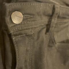 Pantalón, segundo informou MEININGER Hotel Marseille Centre la Joliette usando iLost