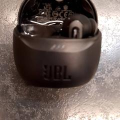 Draadloos oortje in case, iLost를 사용하여 Rotterdam The Hague Airport에 보고됨