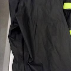 Rain pants Zwart met geel, as reported by Vrije Universiteit Amsterdam using iLost