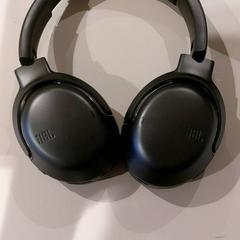 Fejhallgató, amint azt TU/e - Receptie Neuron az iLost segítségével jelentette.