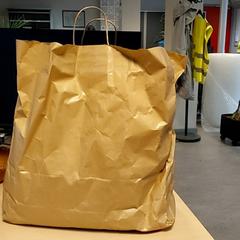 Väska - Papieren zak, rapporterat av Regio West-Vlaanderen med iLost