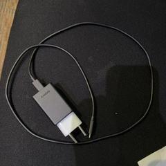 Laddare Zwarte Sony oplader (USB-C), rapporterat av Haven Hotel Rotterdam med iLost