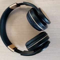 電子製品 - Hoofdtelefoon がiLostで Centraal magazijn によって報告されました