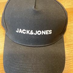 Casquette, as reported by Designer Outlet Roosendaal using iLost