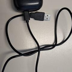 Funda para airpods Zwart, segundo informou Connexxion Haarlem IJmond usando iLost