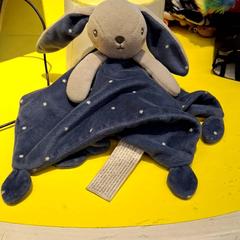 صفعة محبوبة، كما تم الإبلاغ عنه بواسطة IKEA Paris Nord Roissy عبر iLost