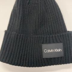 Beanie Calvin Klein, jak nahlášeno Pathé Eindhoven pomocí iLost