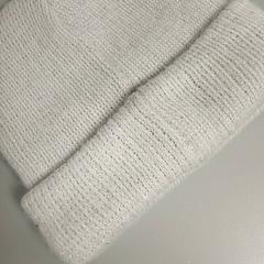 Kleding - Muts Wit, ha sido reportado por Centraal magazijn con iLost