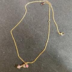 Náhrdelník Couleur or et violet, jak nahlášeno IKEA Lille pomocí iLost