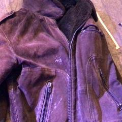 Kurtka Bruin, zgłoszono przez De Heeren van Aemstel przy użyciu iLost