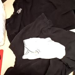 T-shirt, zoals gemeld door Mövenpick Hotel Amsterdam City Centre met iLost