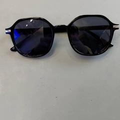 색안경 de soleol, iLost를 사용하여 IKEA Nantes에 보고됨