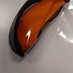 Estuche para lentes con lentes Zwart Oranje, segundo informou Vrije Universiteit Amsterdam usando iLost
