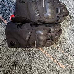 Gants, a été signalé par Connexxion Haarlem IJmond utilisant iLost