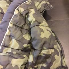 衣類 がiLostで U-OV Utrecht によって報告されました