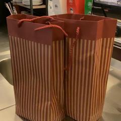 Botella de licor 2x Beers, segundo informou MEININGER Hotel Leipzig Hauptbahnhof usando iLost