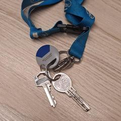 Nyckel 2 cles avec cordon, rapporterat av IKEA Montpellier med iLost