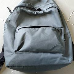 バックパック がiLostで Regio Oost-Vlaanderen によって報告されました