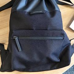 Ryggsäck , merk Kaptonl & Sons, rapporterat av Connexxion Haarlem AML med iLost