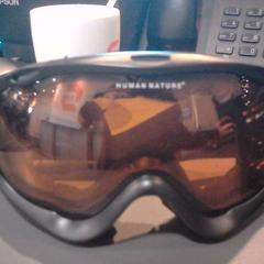 Gafas human nature, ha sido reportado por SnowWorld Landgraaf con iLost