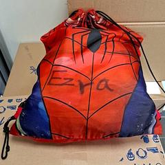 Mochila - rood/blauw, como reportado por Centraal magazijn utilizando o iLost