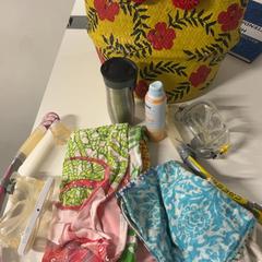 Scarf, Water bottle, Handbag & Swimming goggles, segundo informou Silver Sands Beach usando iLost