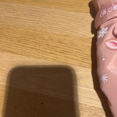 Guantes kinder, ha sido reportado por Designer Outlet Roermond con iLost