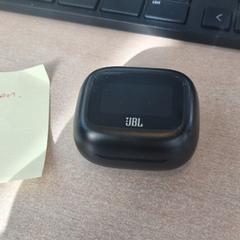 Oortjes oortjes zwart, como reportado por Haven Hotel Rotterdam utilizando o iLost