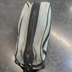 Toilet bag, as reported by Rotterdam The Hague Airport using iLost