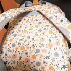 Tas blanc, bleu à fleurs, zoals gemeld door TCL met iLost