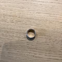 Squillo, come riportato da Poppodium 013 utilizzando iLost